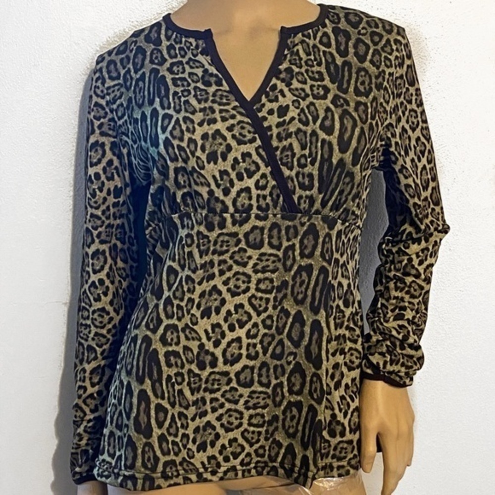 Pasports leopard print size M top